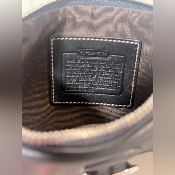 COACH Vintage Black Leather Wristlet - Picture 6 of 8